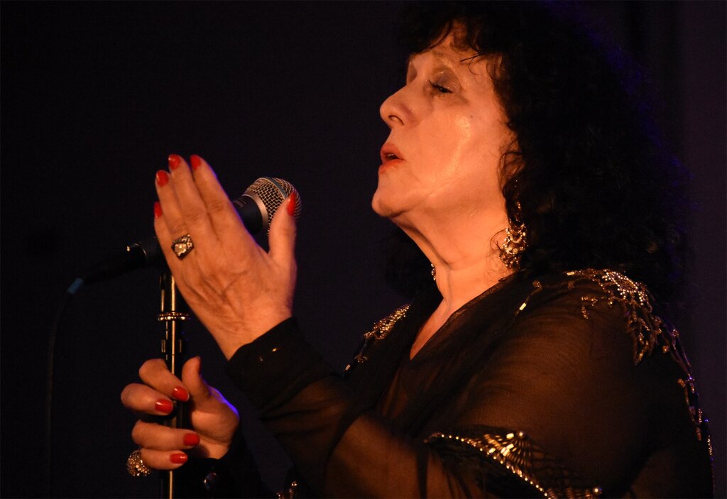  ROSALINA SILVA ATUA NA OFICINA DE ARTES