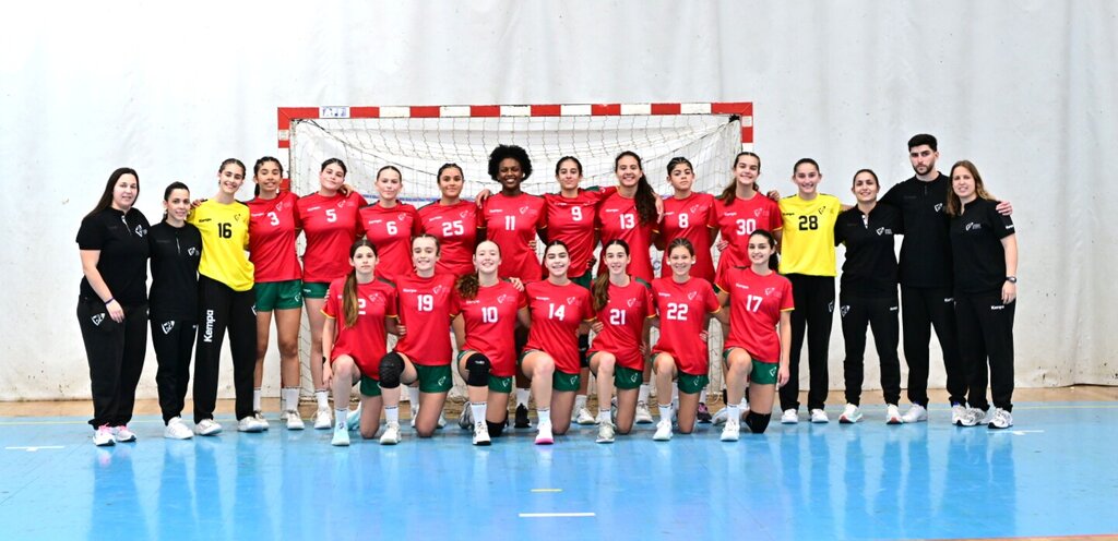 SELEÇÃO NACIONAL DE ANDEBOL SUB-15 FEMININA VISITA A MURTOSA