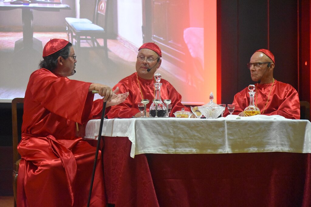  OFICINA DE ARTES RECEBEU A REPRESENTAÇÃO DA CEIA DOS CARDEAIS