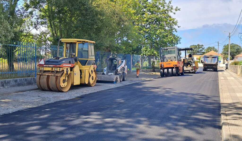 EMPREITADA DE PAVIMENTAÇÕES EM CURSO